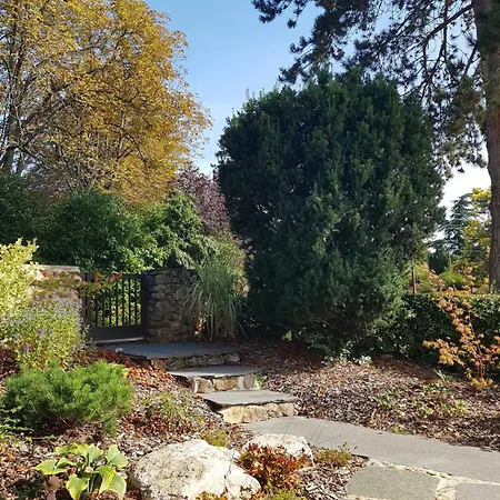 O Repaire De La Corniche *