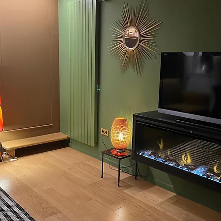 O Repaire De La Corniche